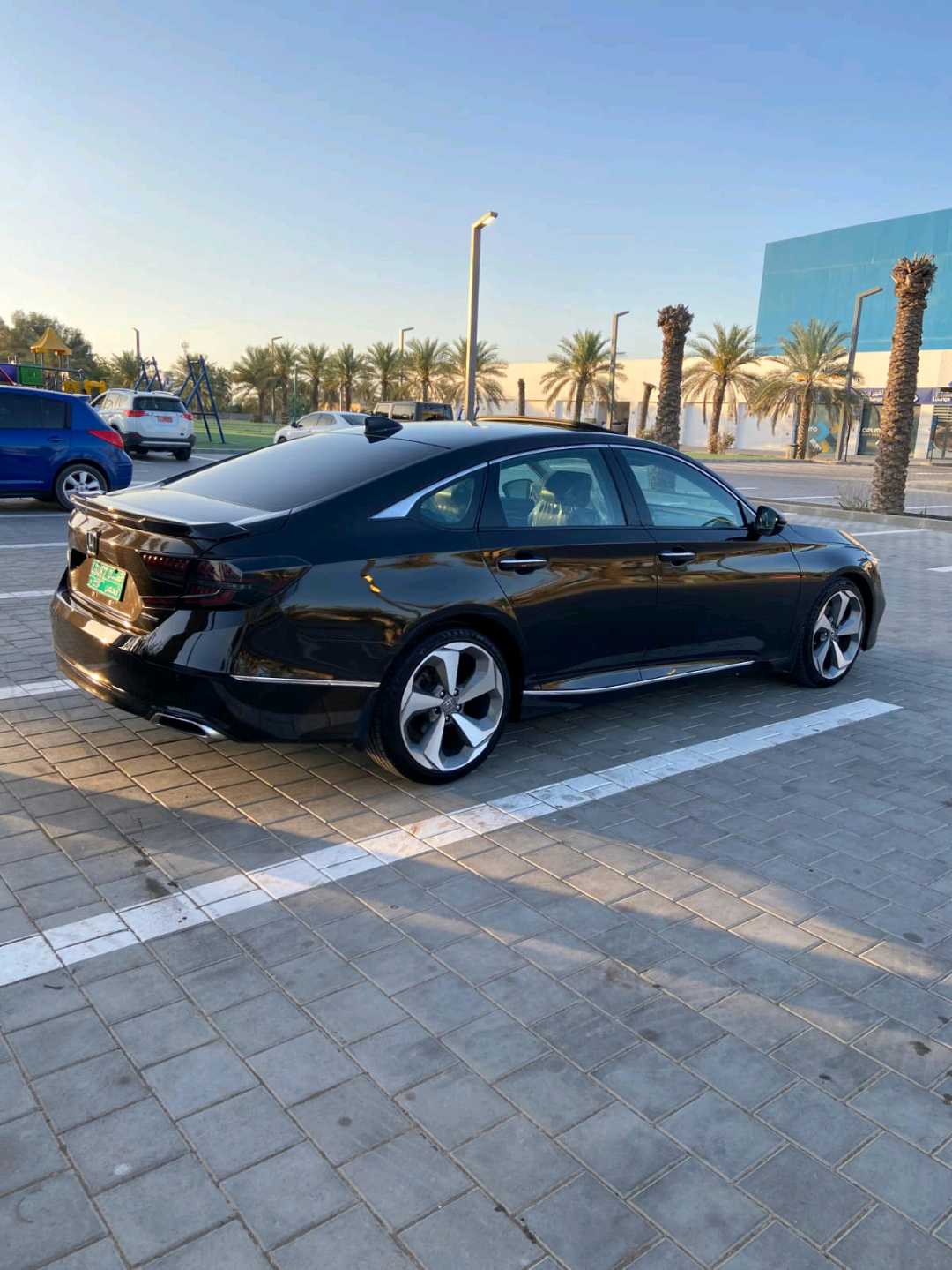 Car Image 2018 HONDA ACCORD TOURING
