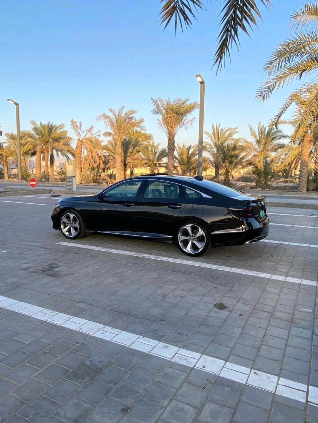 Car Image 2018 HONDA ACCORD TOURING