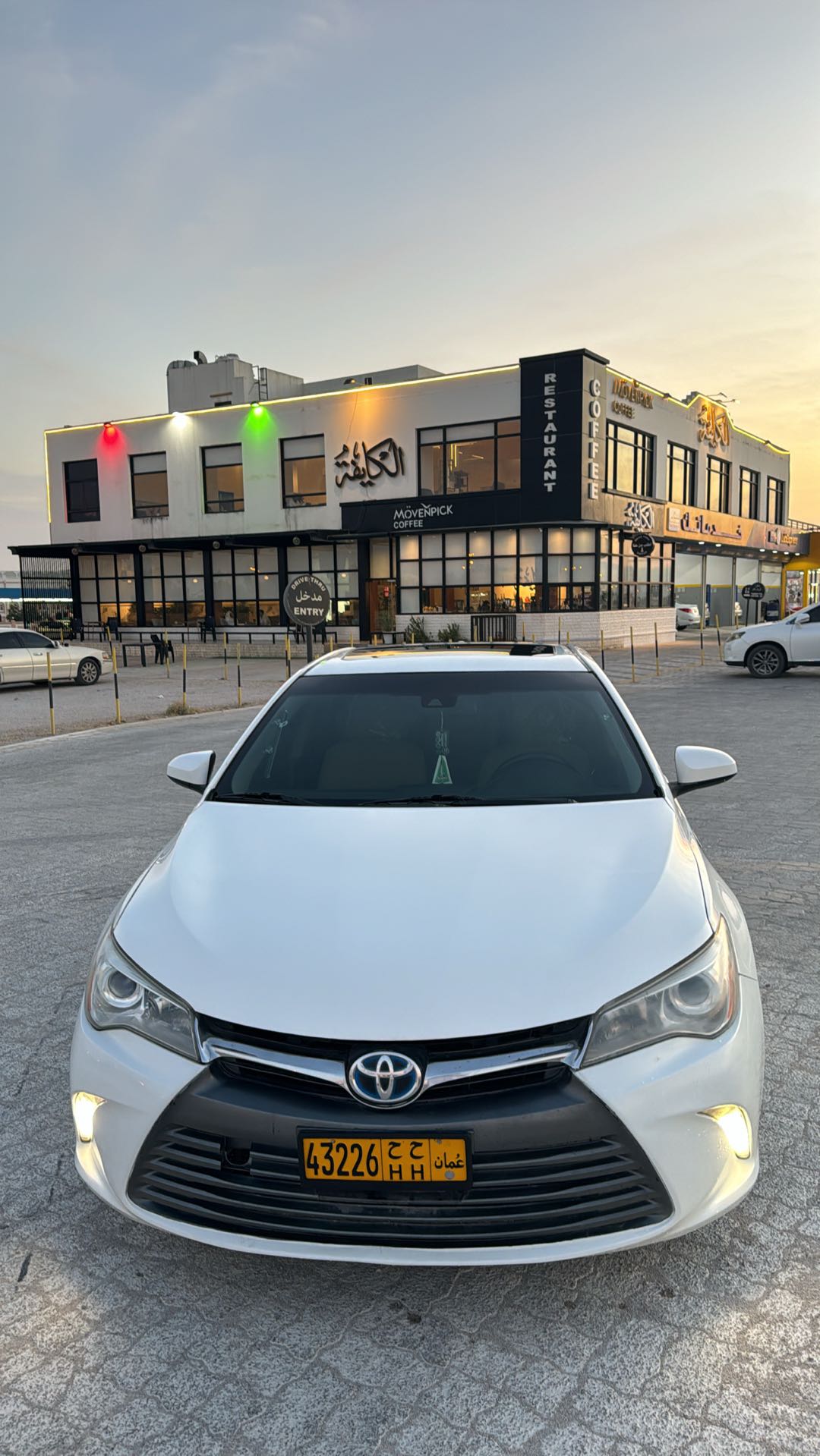 Car Image 2017 TOYOTA CAMRY XLE