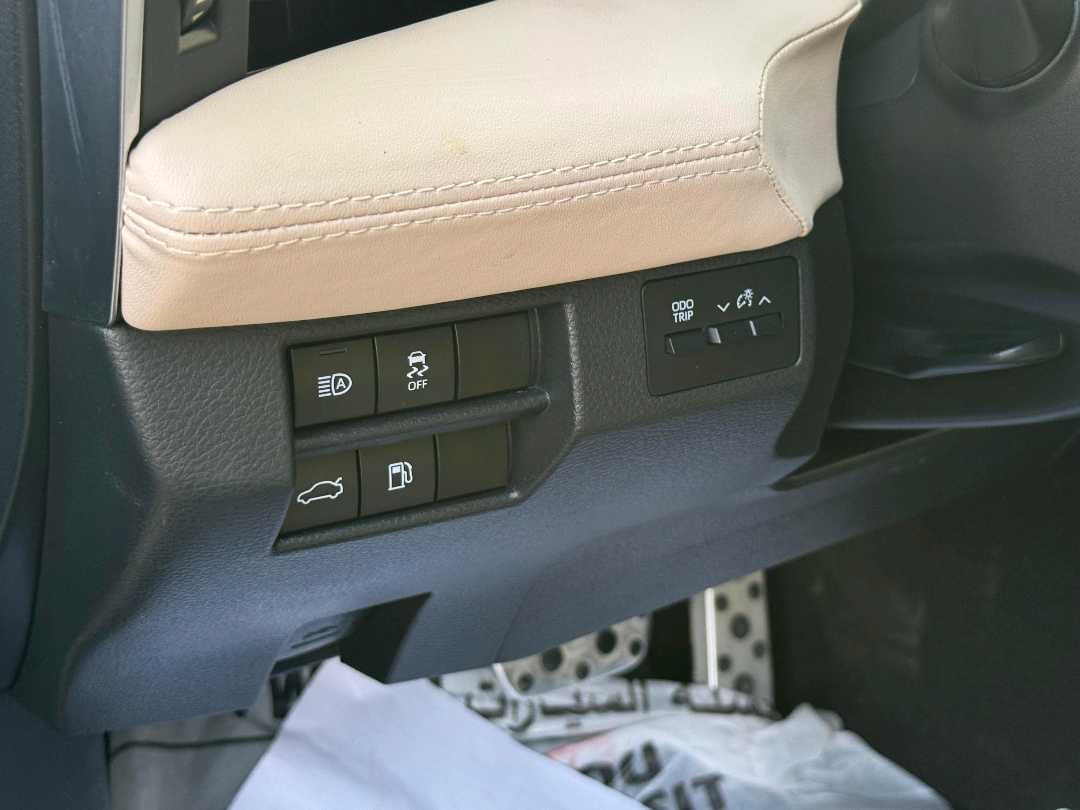 Car Image 2019 TOYOTA AVALON XLE