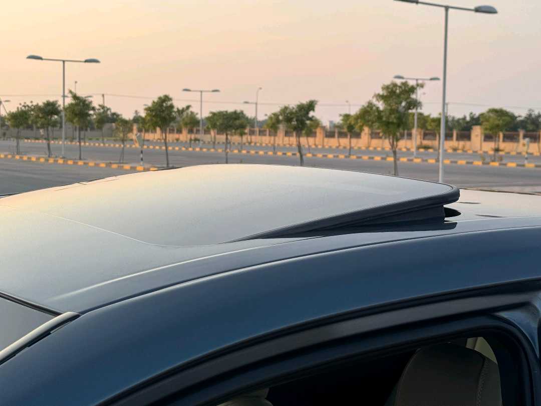 Car Image 2019 TOYOTA AVALON XLE