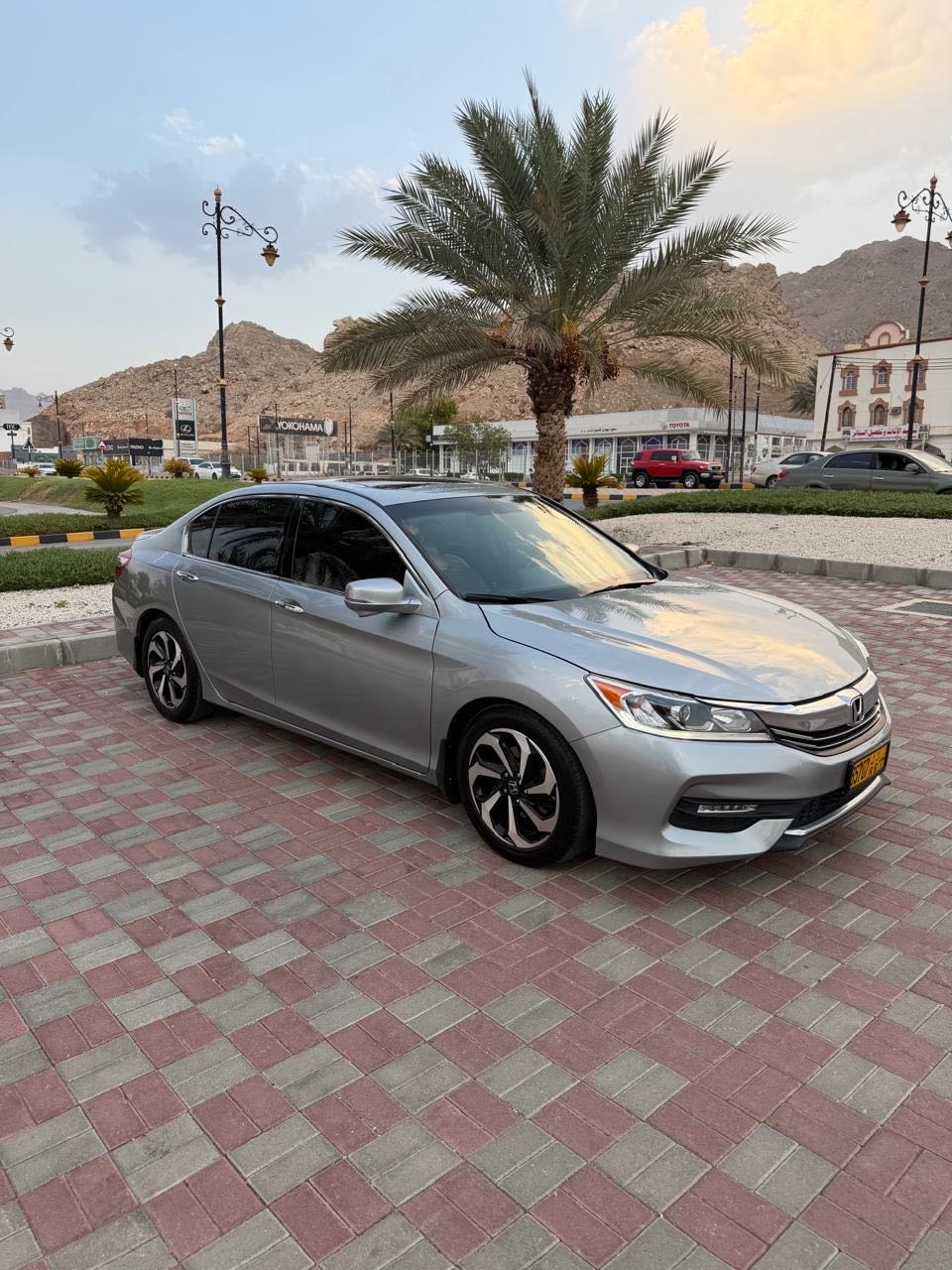 Car Image 2017 HONDA ACCORD TOURING