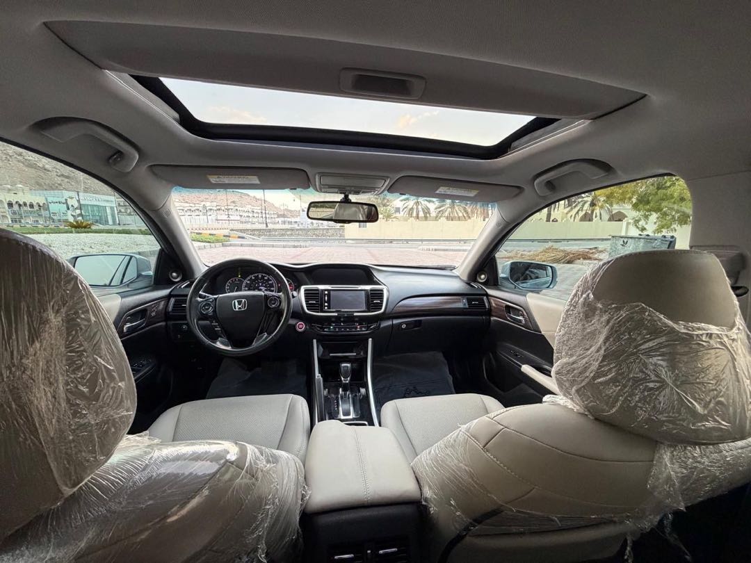 Car Image 2017 HONDA ACCORD TOURING
