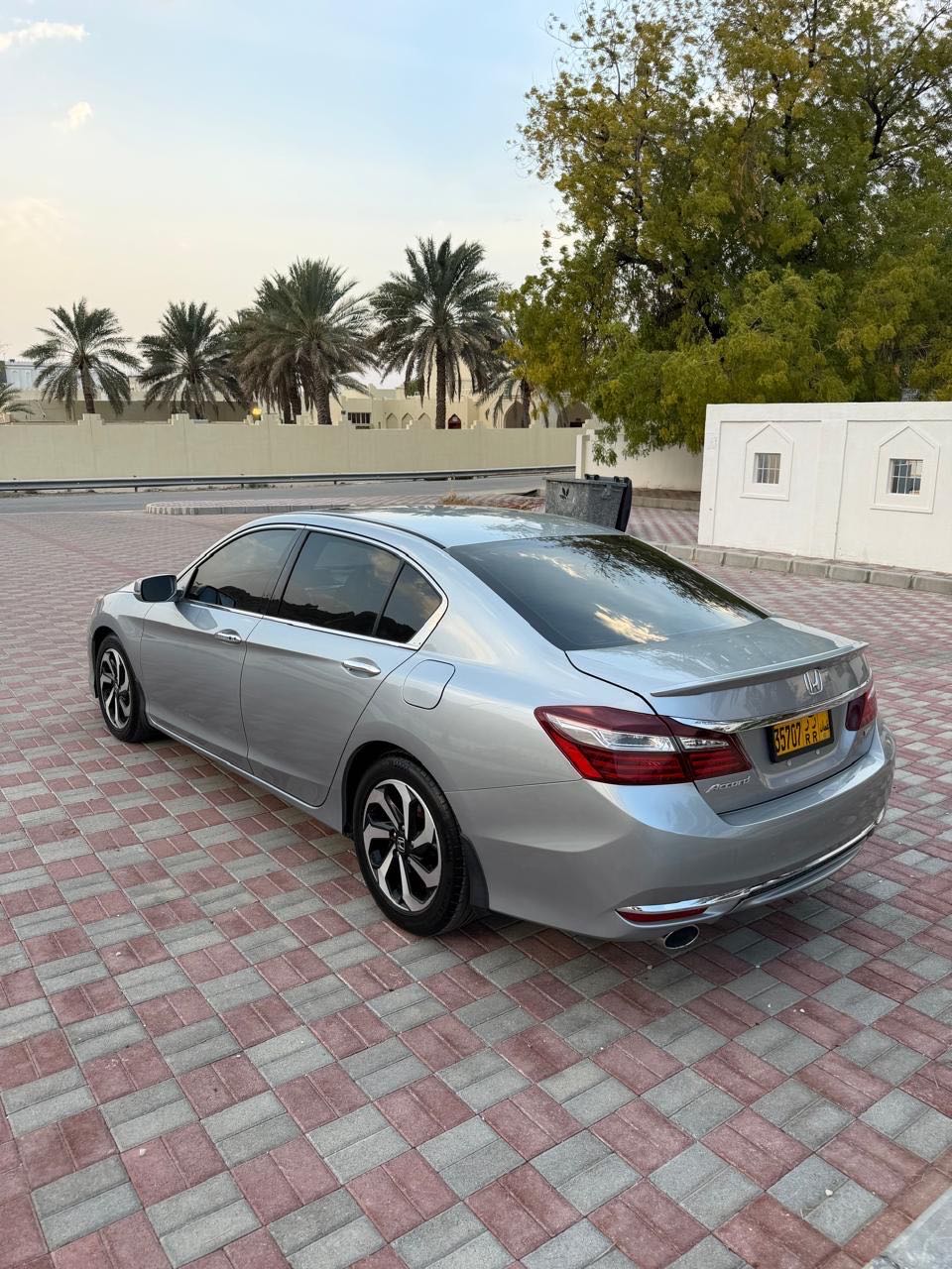 Car Image 2017 HONDA ACCORD TOURING