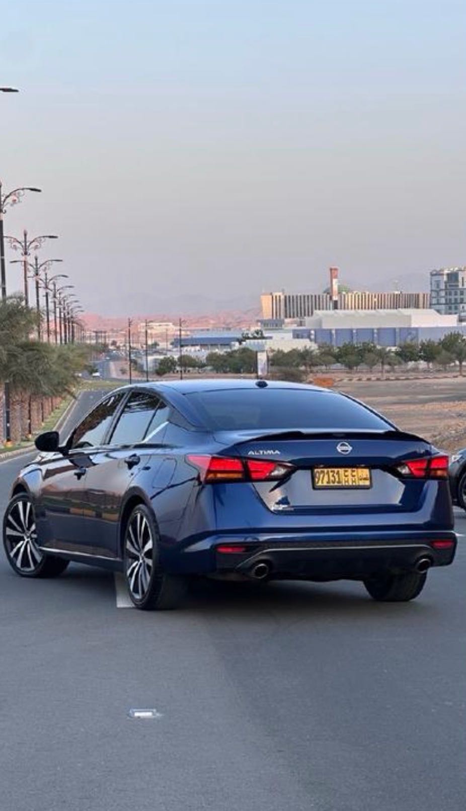 Car Image 2019 NISSAN ALTIMA SR
