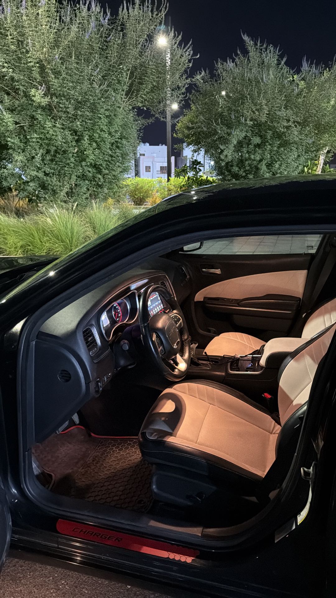 Car Image 2018 DODGE CHARGER R/T
