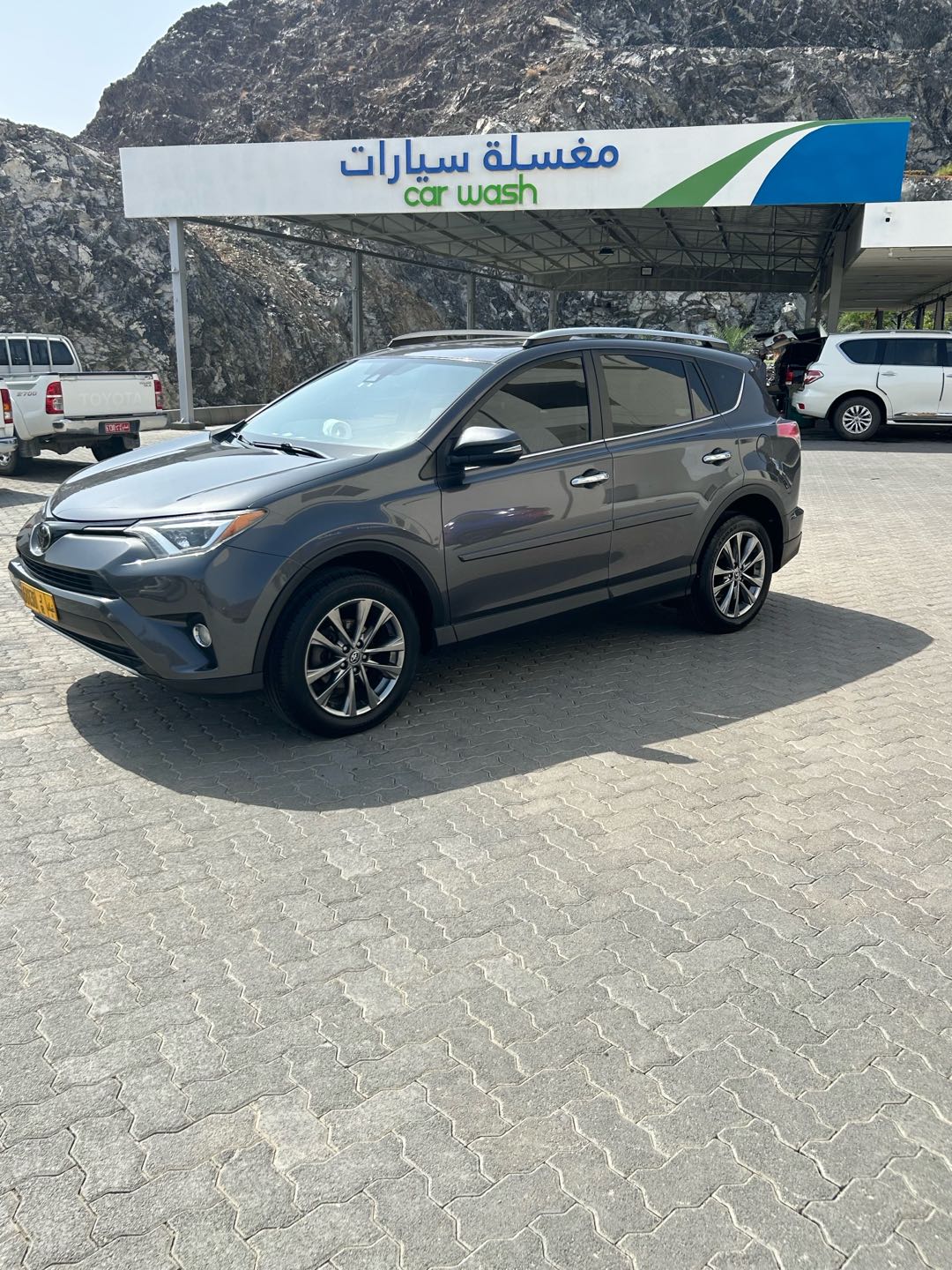 Car Image 2018 TOYOTA RAV4 LIMITED