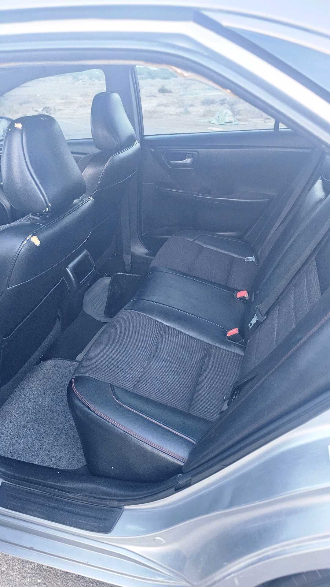 Car Image 2016 TOYOTA CAMRY SE
