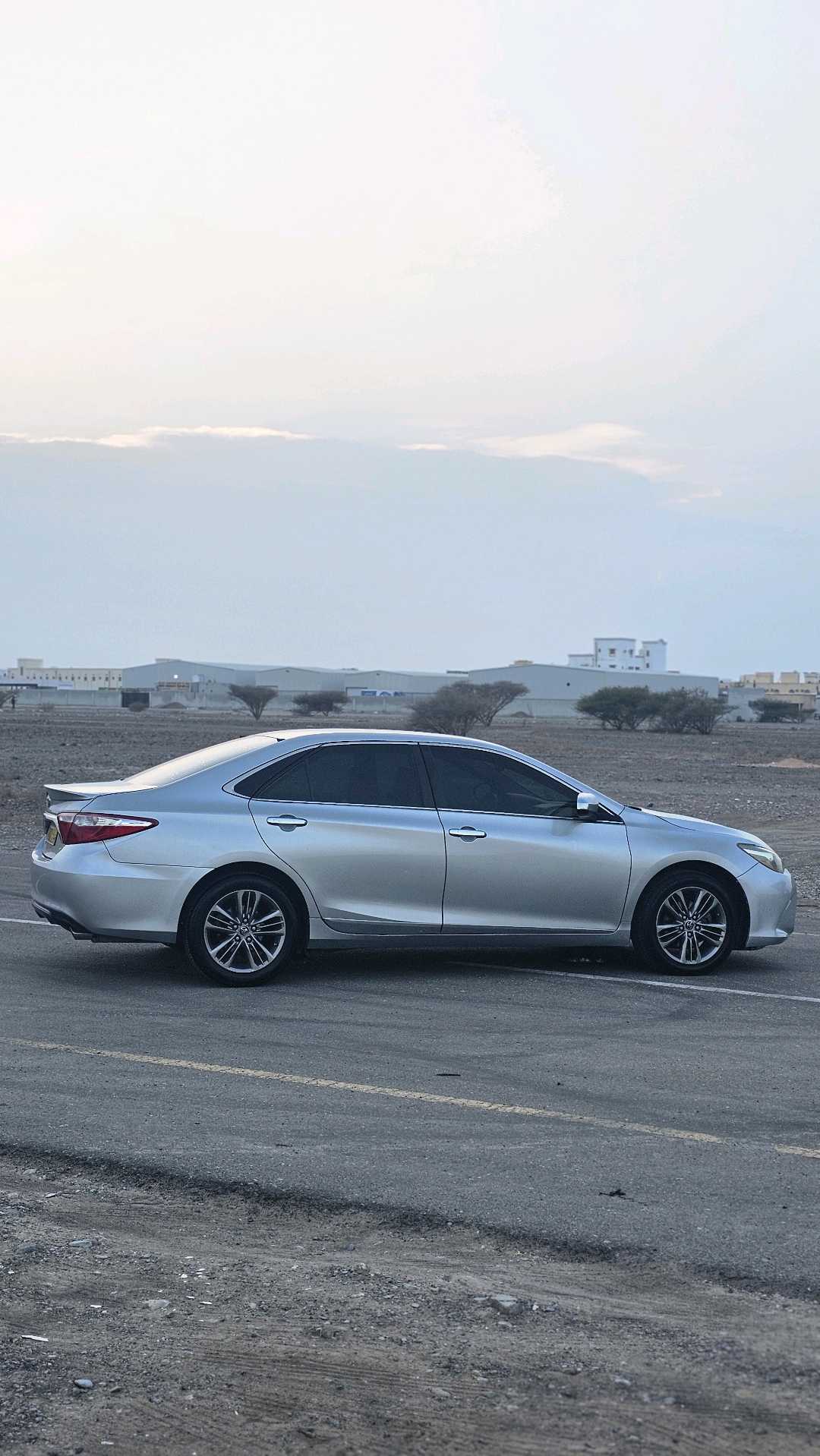 Car Image 2016 TOYOTA CAMRY SE