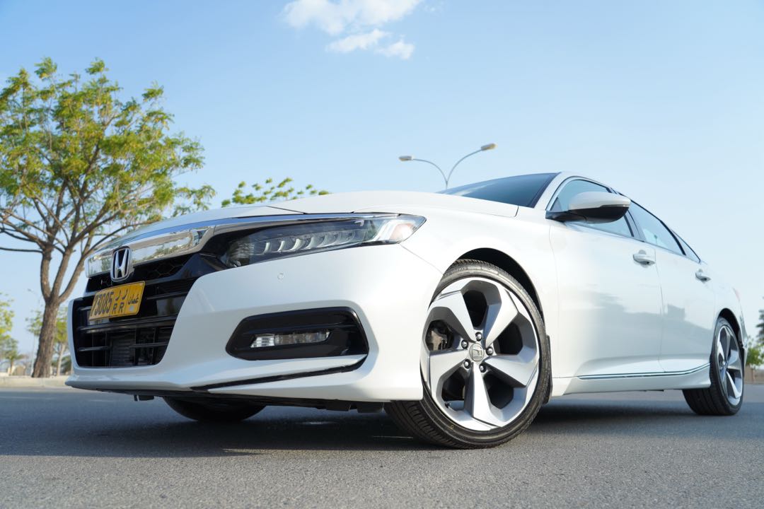 Car Image 2018 HONDA ACCORD TOURING