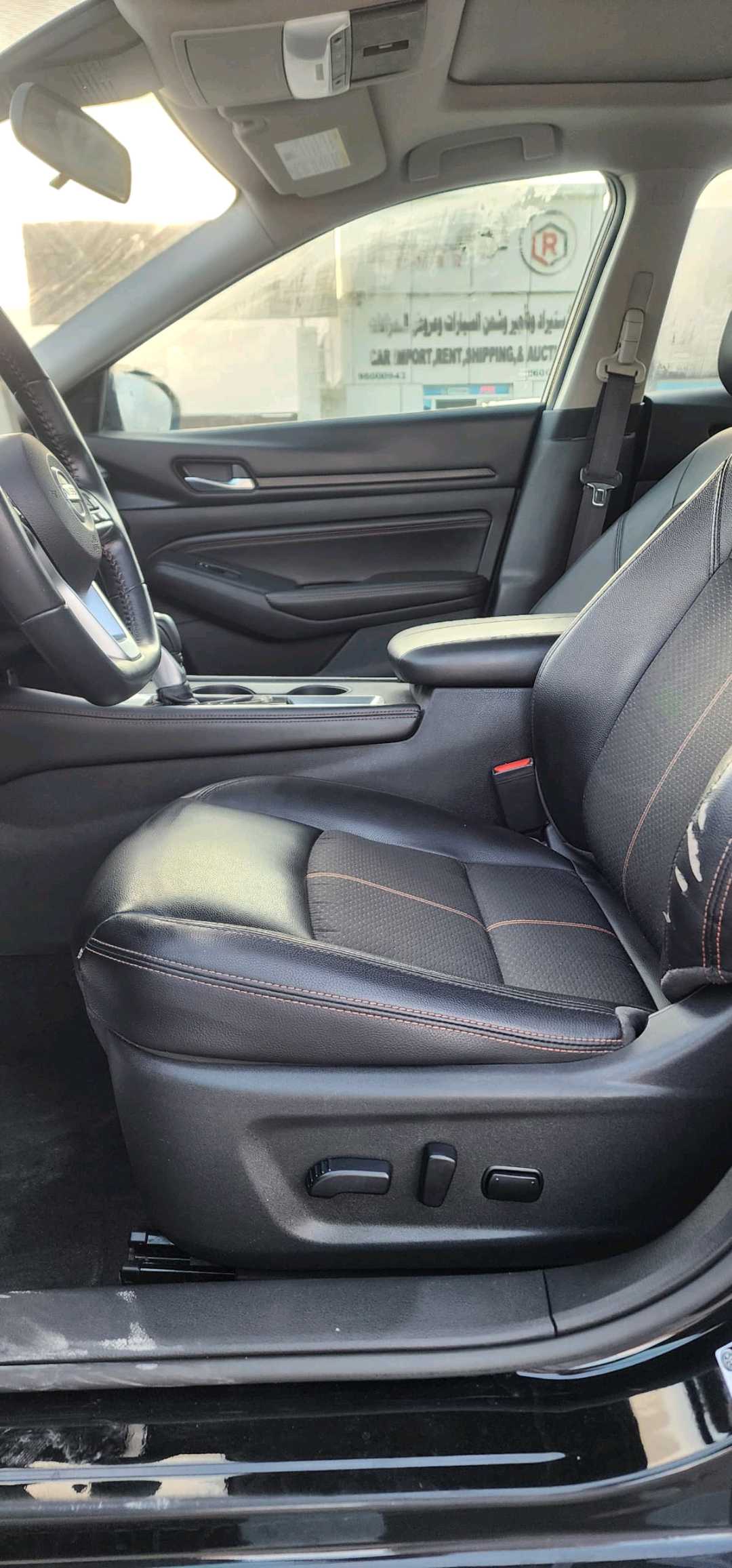 Car Image 2020 NISSAN ALTIMA SR