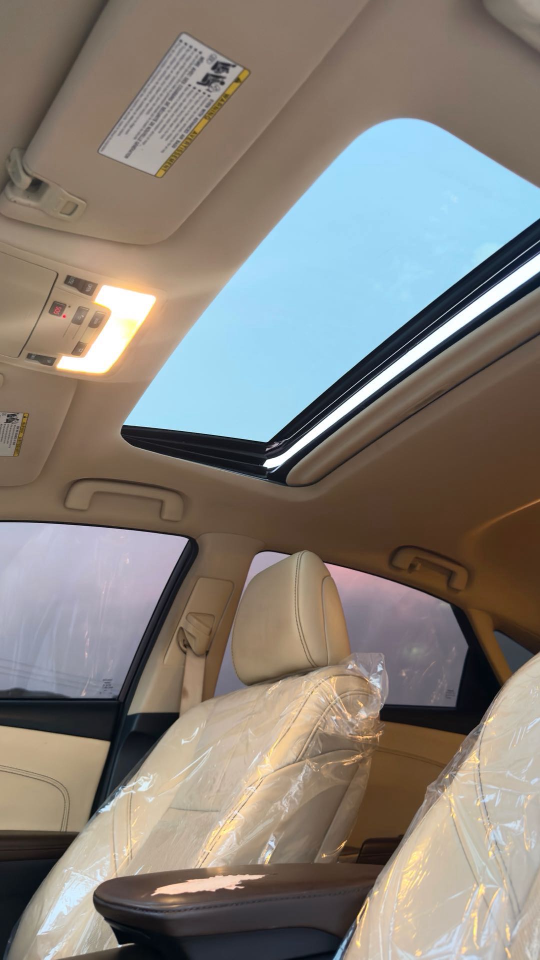 Car Image 2018 TOYOTA AVALON LIMITED