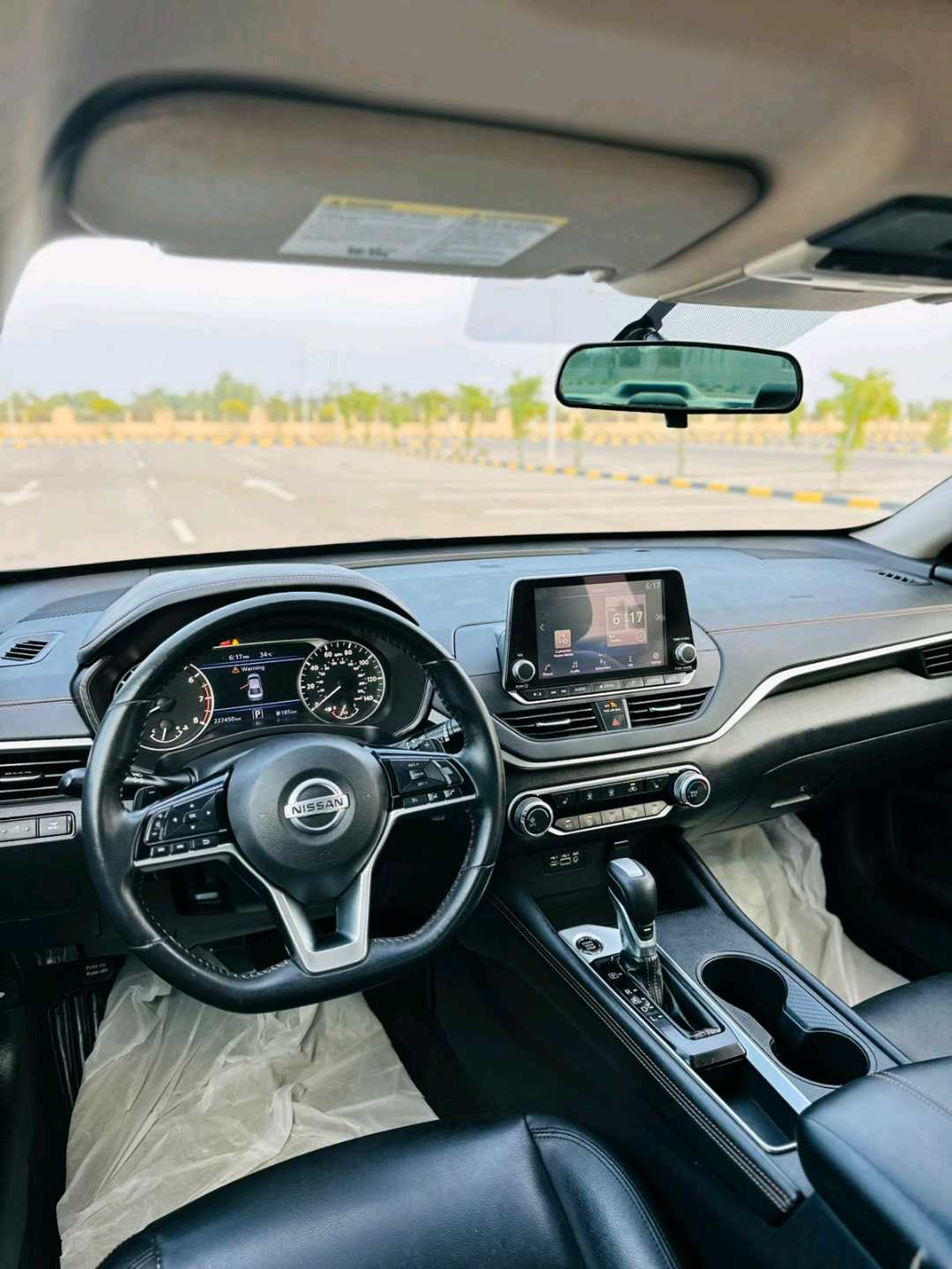 Car Image 2019 NISSAN ALTIMA SR