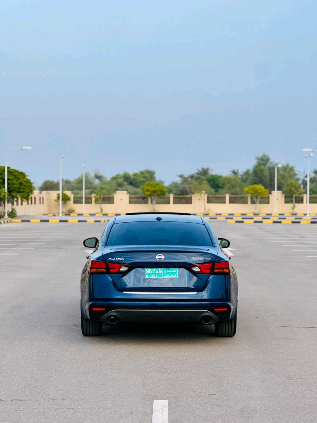 Car Image 2019 NISSAN ALTIMA SR