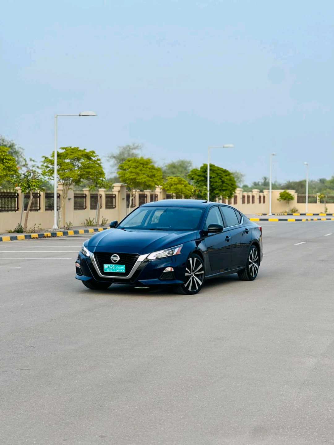 Car Image 2019 NISSAN ALTIMA SR