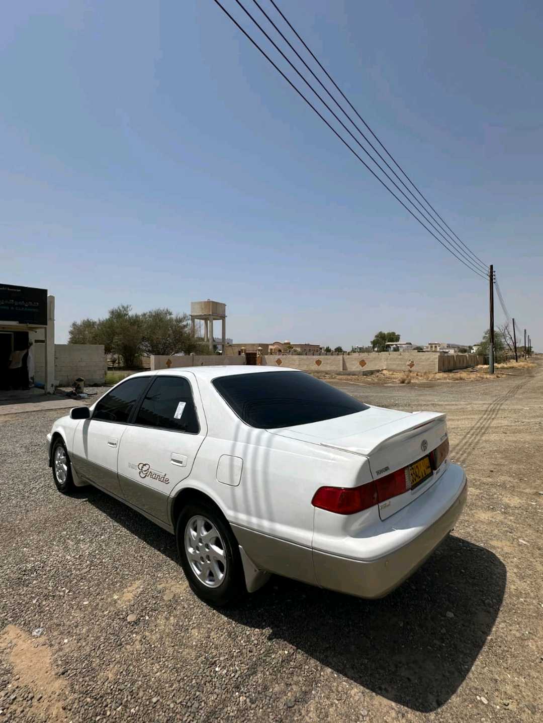 Car Image 2000 TOYOTA CAMRY LE