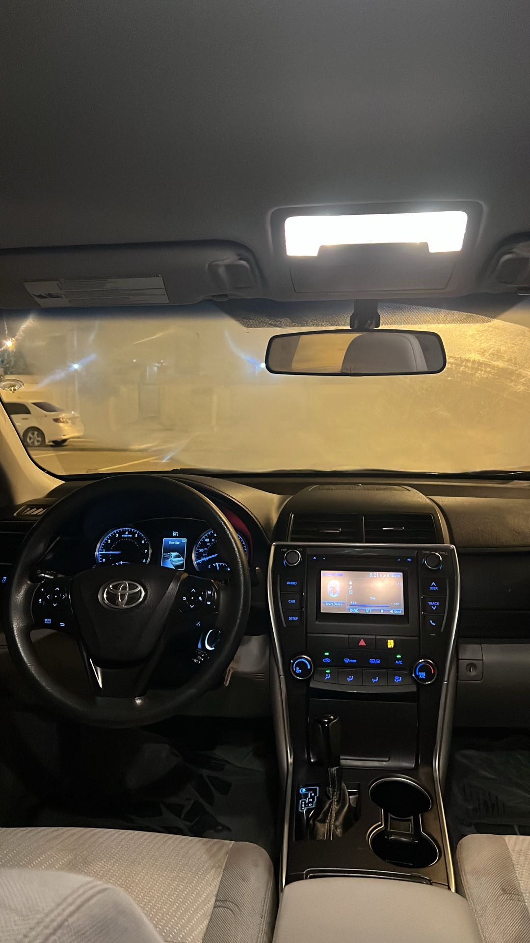 Car Image 2017 TOYOTA CAMRY LE