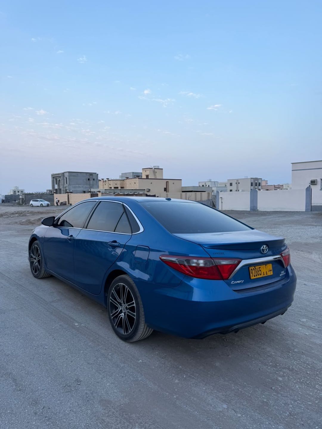 Car Image 2016 TOYOTA CAMRY XSE