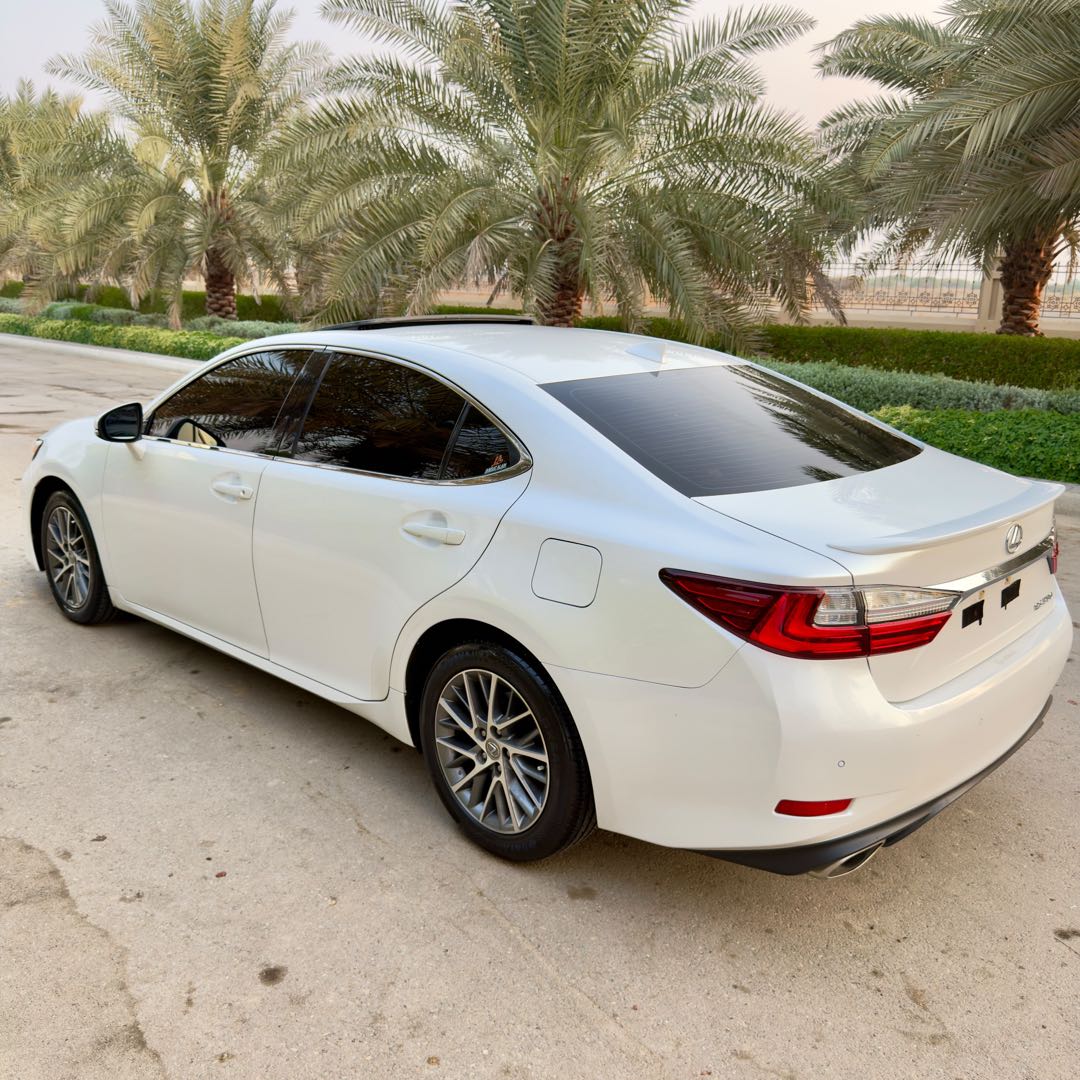 Car Image 2018 LEXUS ES 350