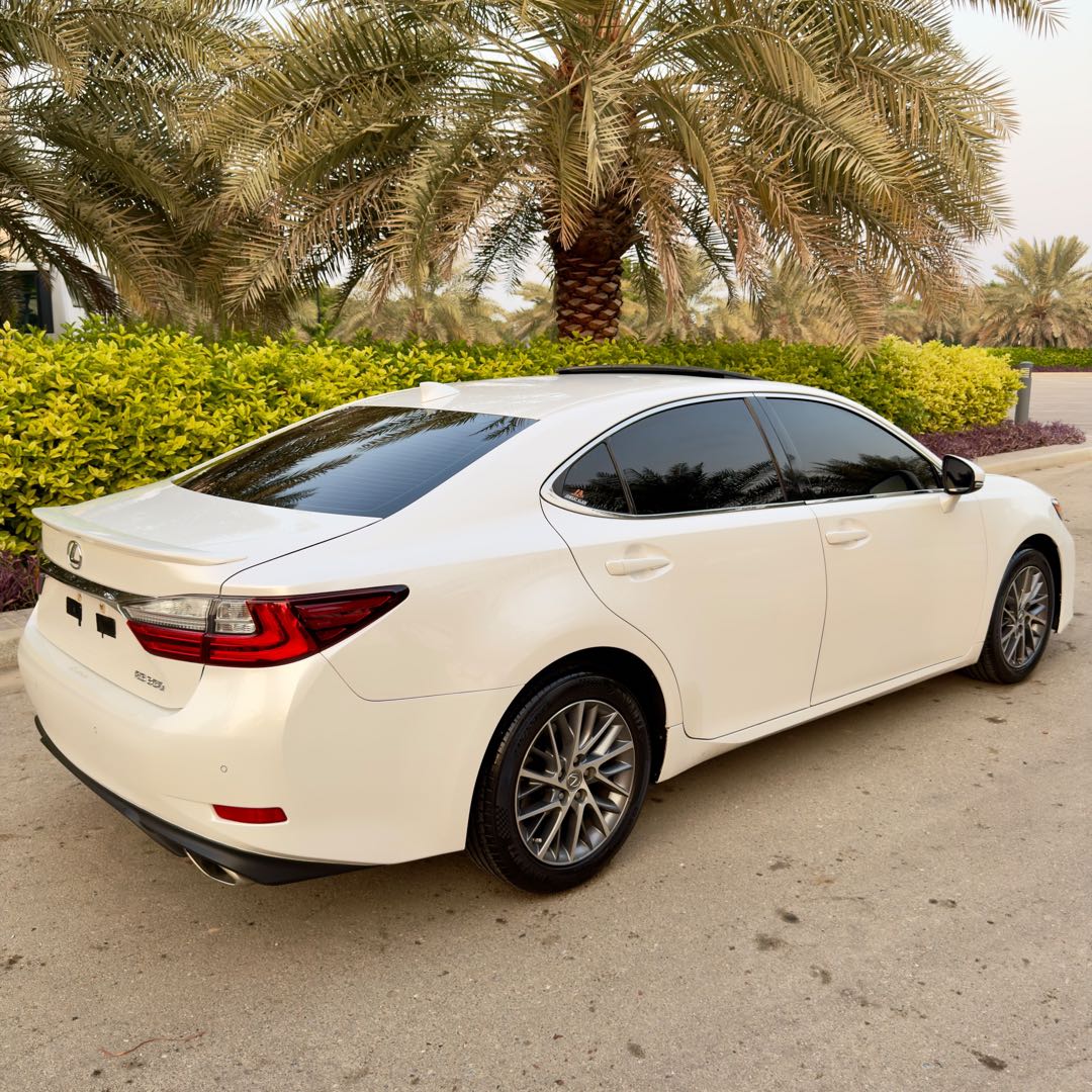 Car Image 2018 LEXUS ES 350