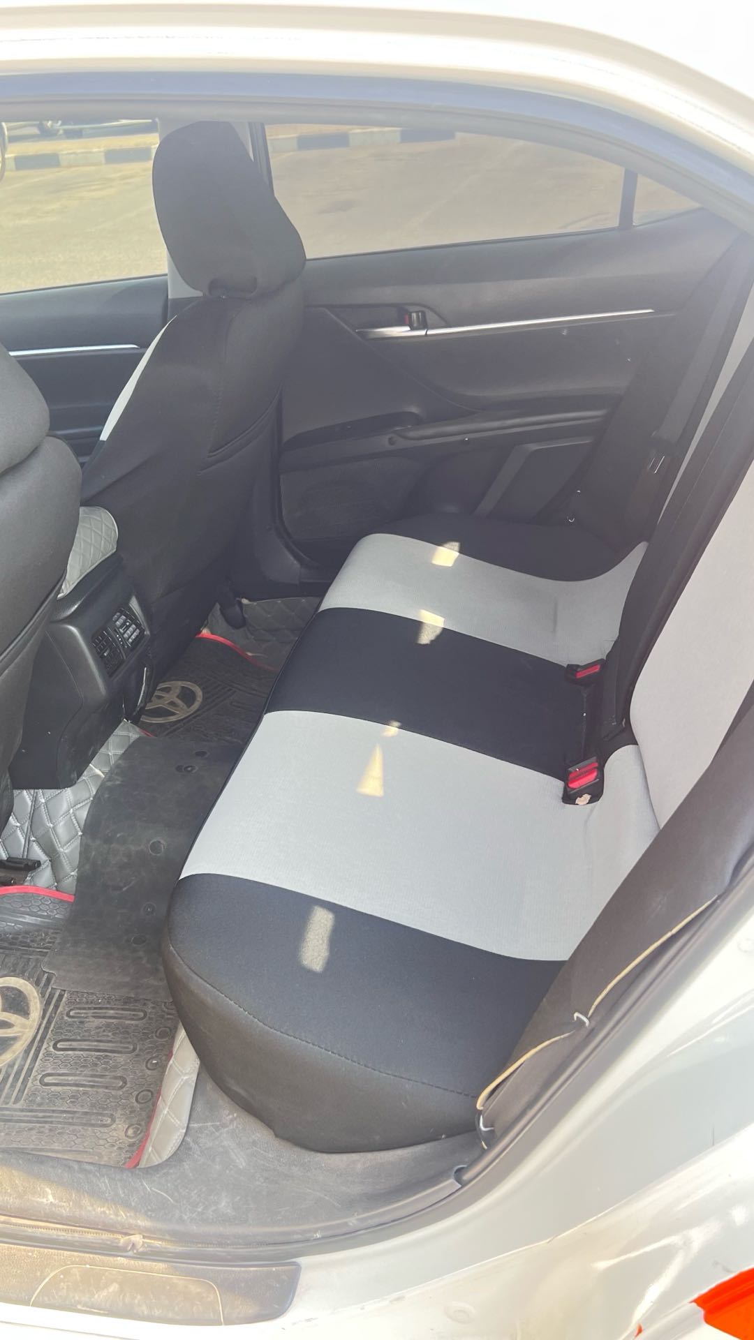 Car Image 2019 TOYOTA CAMRY LE