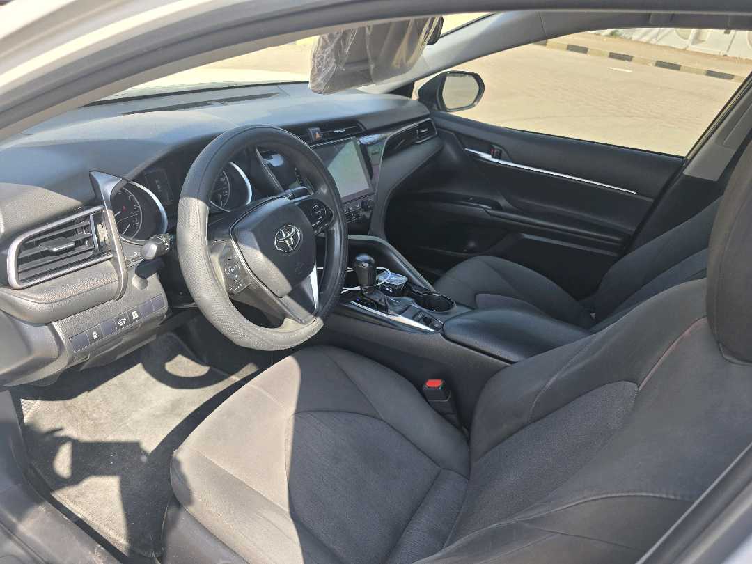 Car Image 2020 TOYOTA CAMRY LE