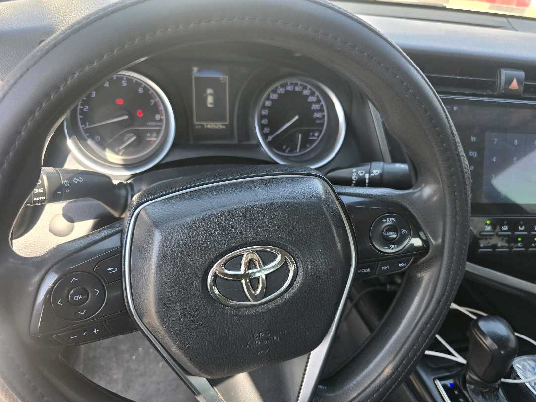 Car Image 2020 TOYOTA CAMRY LE