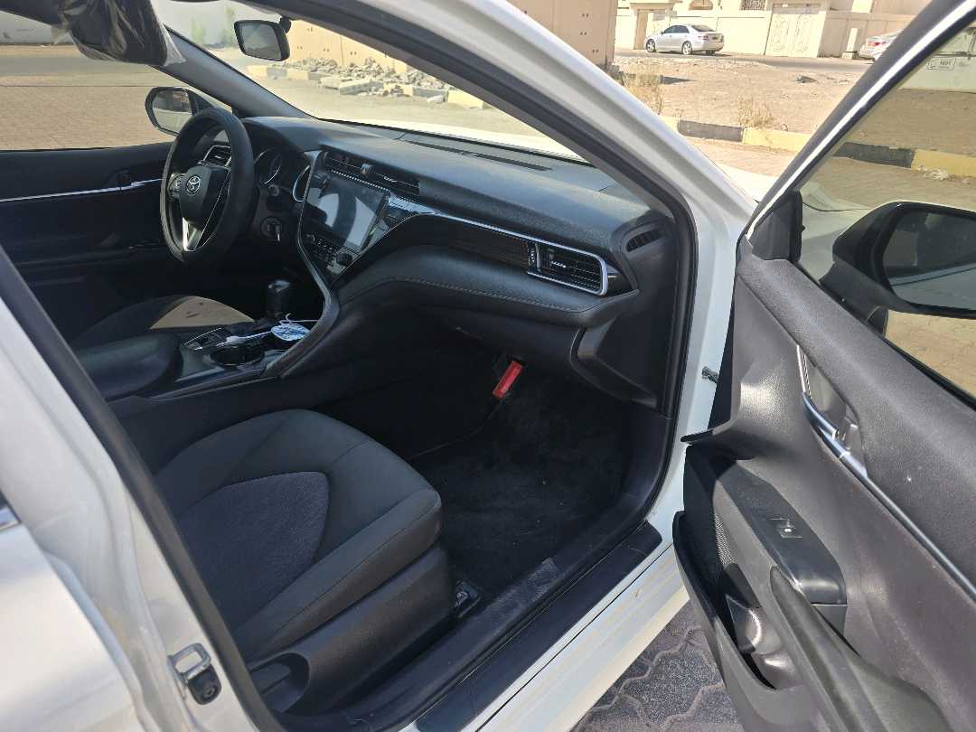Car Image 2020 TOYOTA CAMRY LE