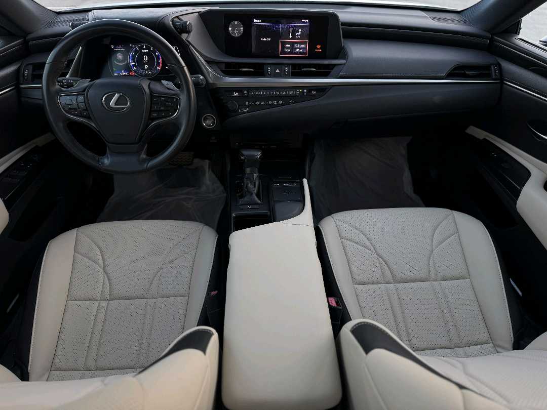 Car Image 2019 LEXUS ES 350