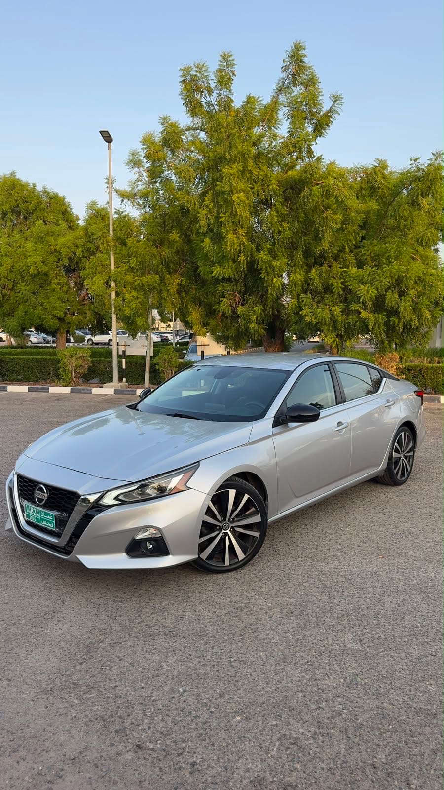 Car Image 2019 NISSAN ALTIMA SR