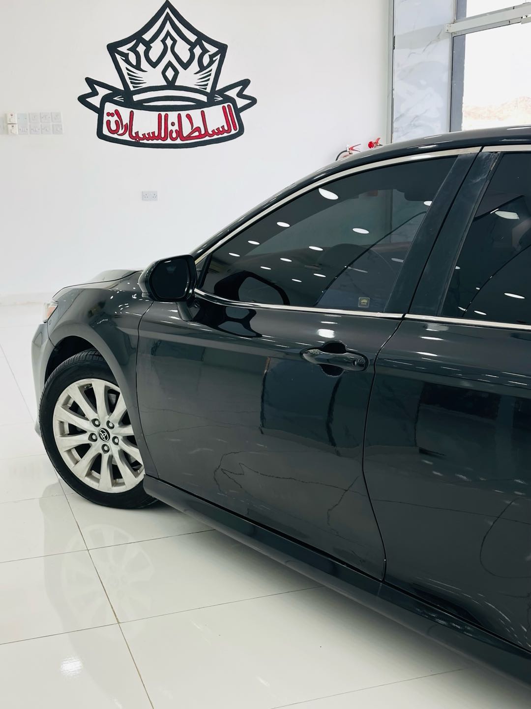 Car Image 2018 TOYOTA CAMRY LE
