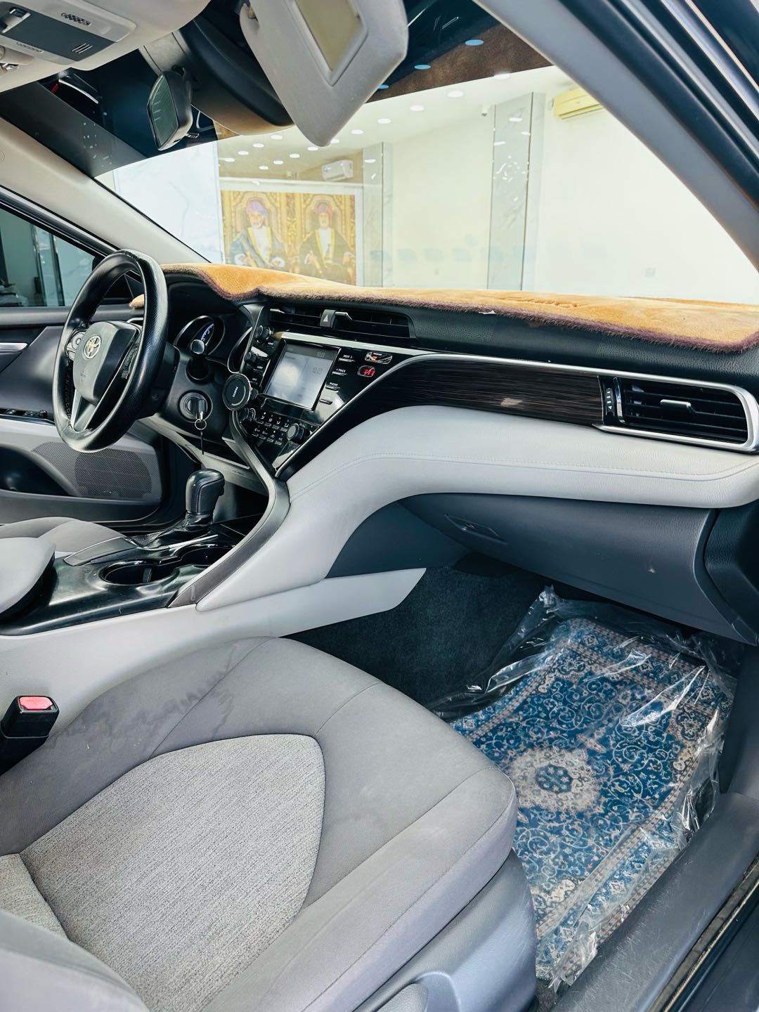 Car Image 2018 TOYOTA CAMRY LE