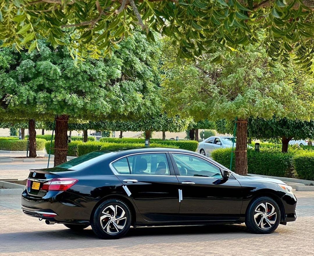 Car Image 2017 HONDA ACCORD EX