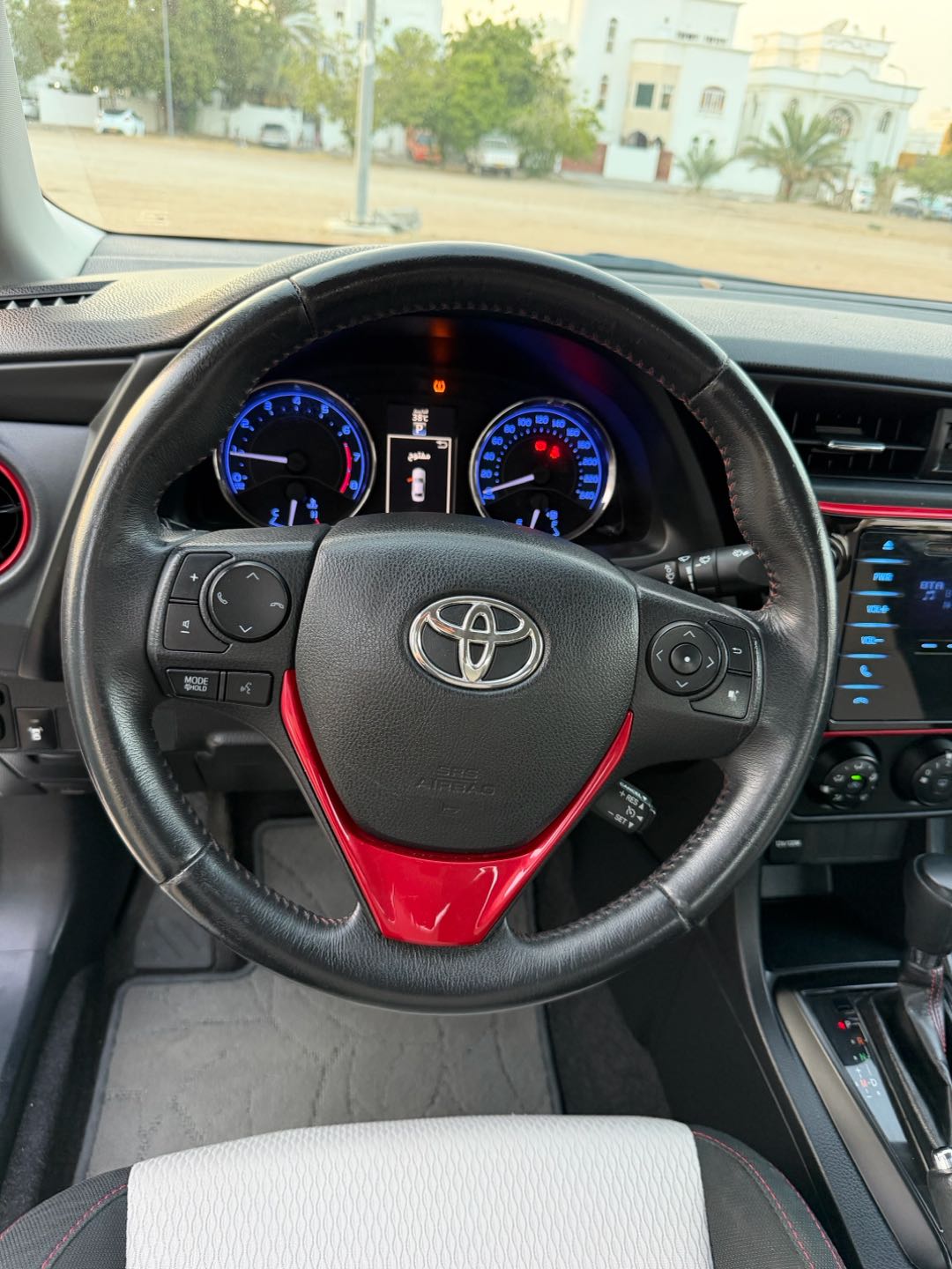 Car Image 2018 TOYOTA COROLLA ☓