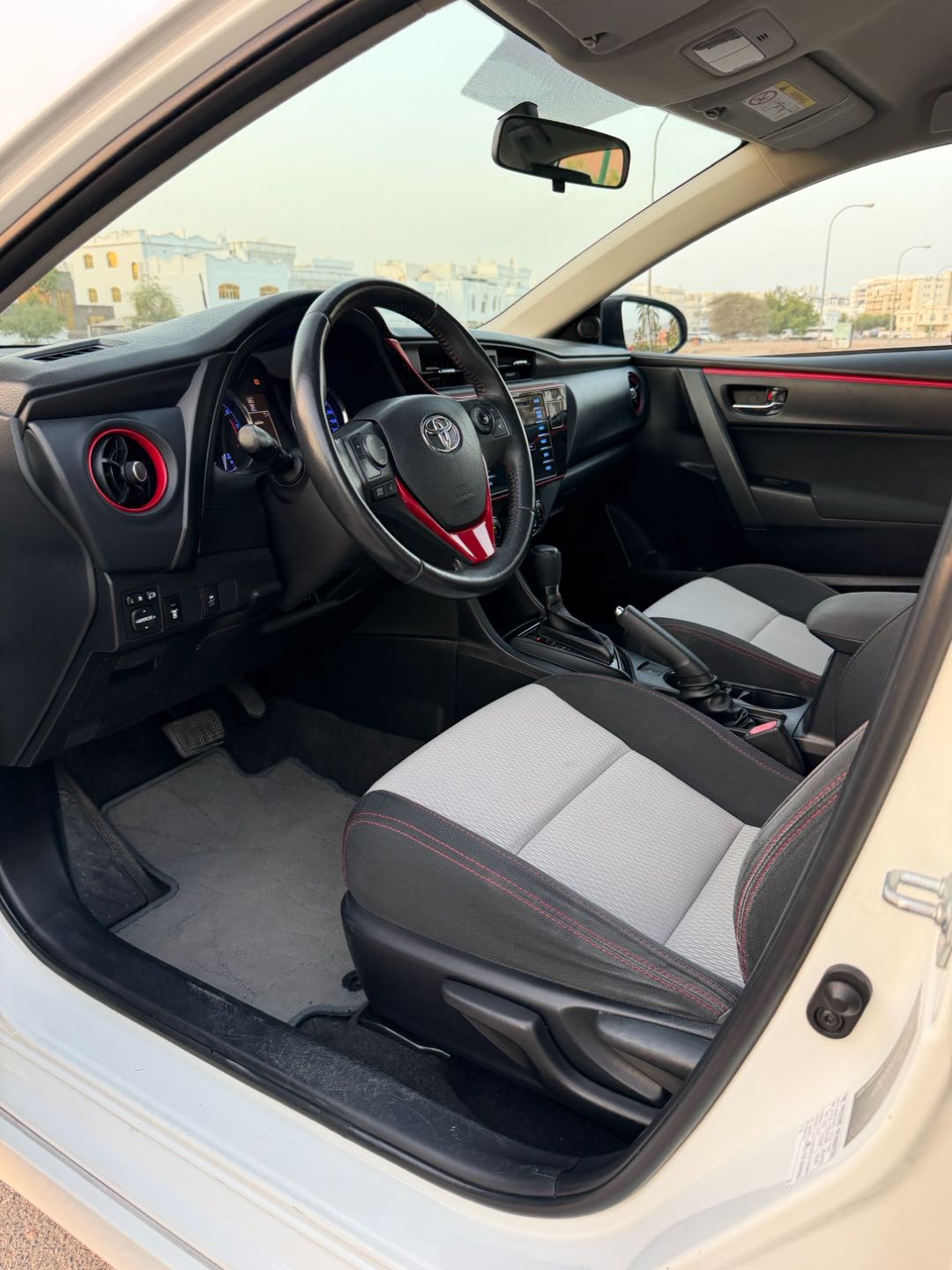 Car Image 2018 TOYOTA COROLLA ☓
