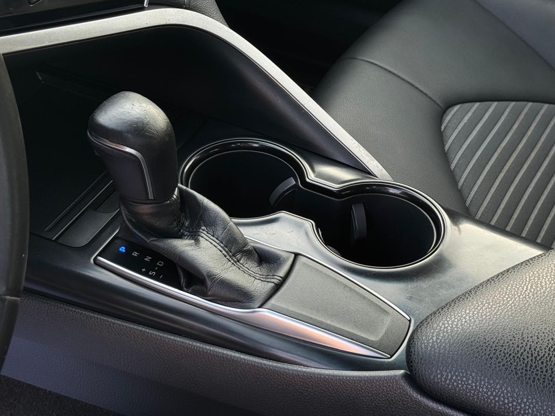 Car Image 2018 TOYOTA CAMRY SE