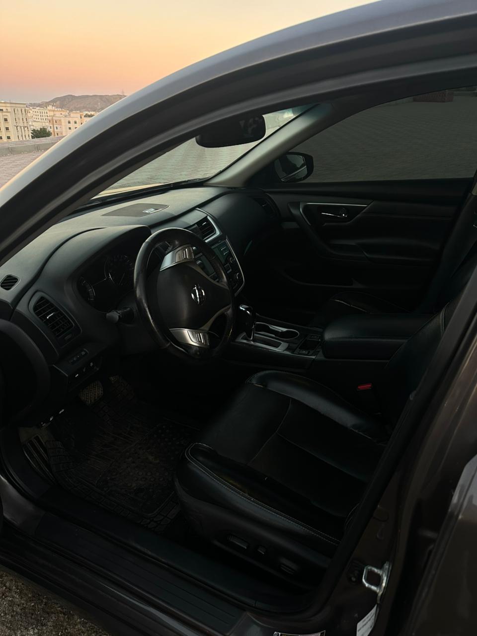 Car Image 2017 NISSAN ALTIMA SL