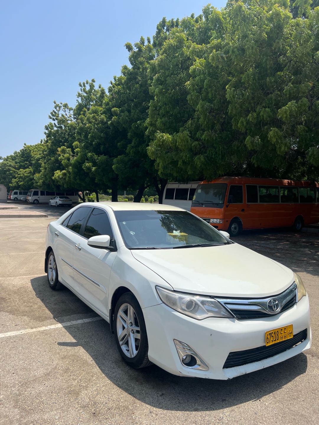 Car Image 2012 TOYOTA CAMRY SE