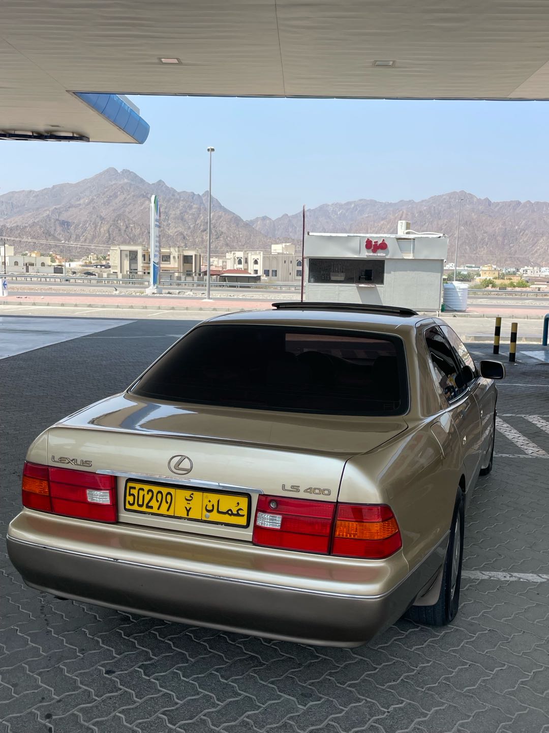 Car Image 1999 LEXUS LS 400