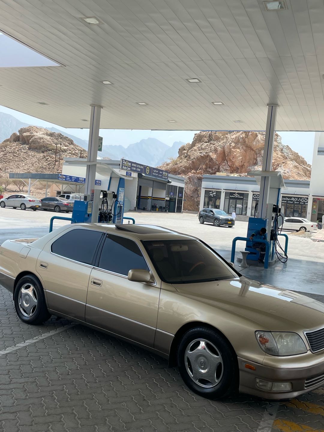Car Image 1999 LEXUS LS 400