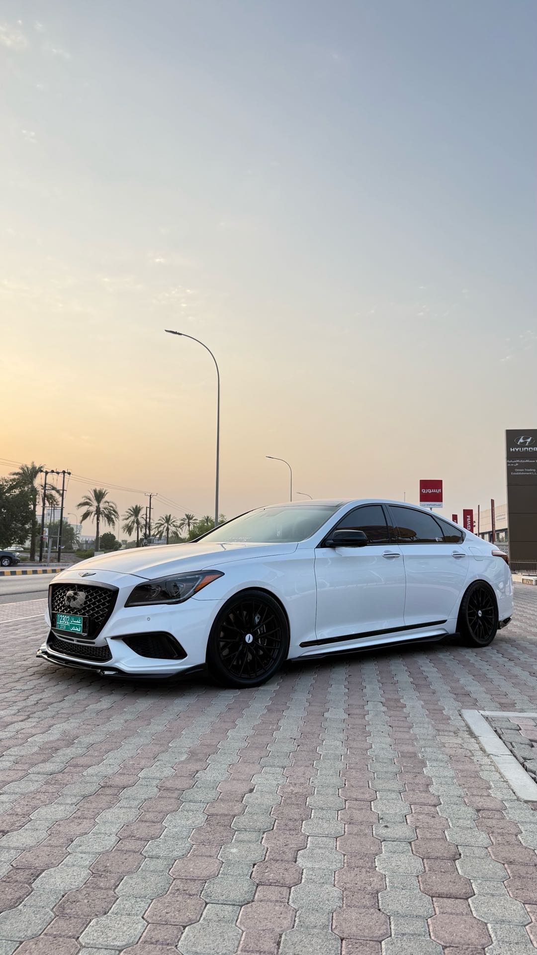Car Image 2018 HYUNDAI GENESIS 