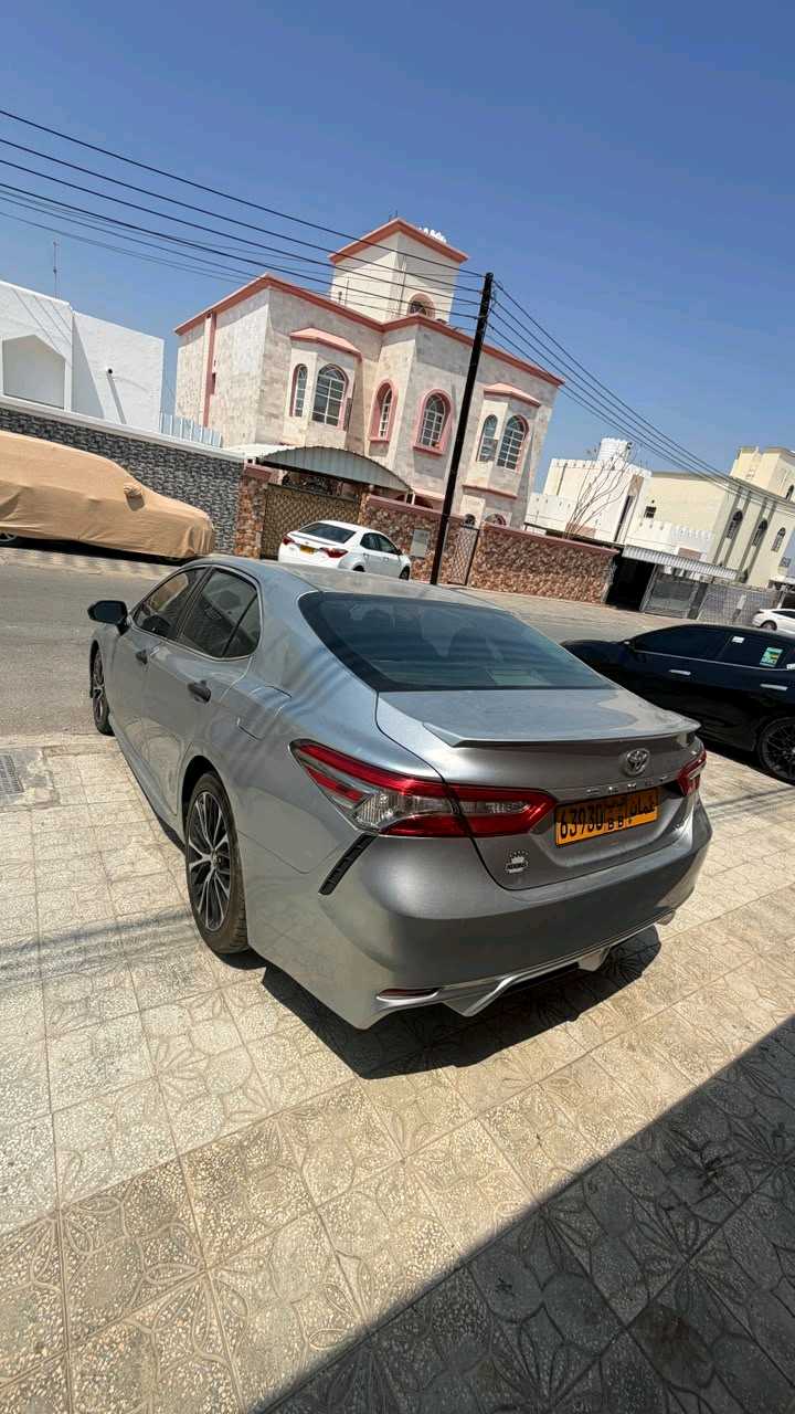 Car Image 2018 TOYOTA CAMRY SE