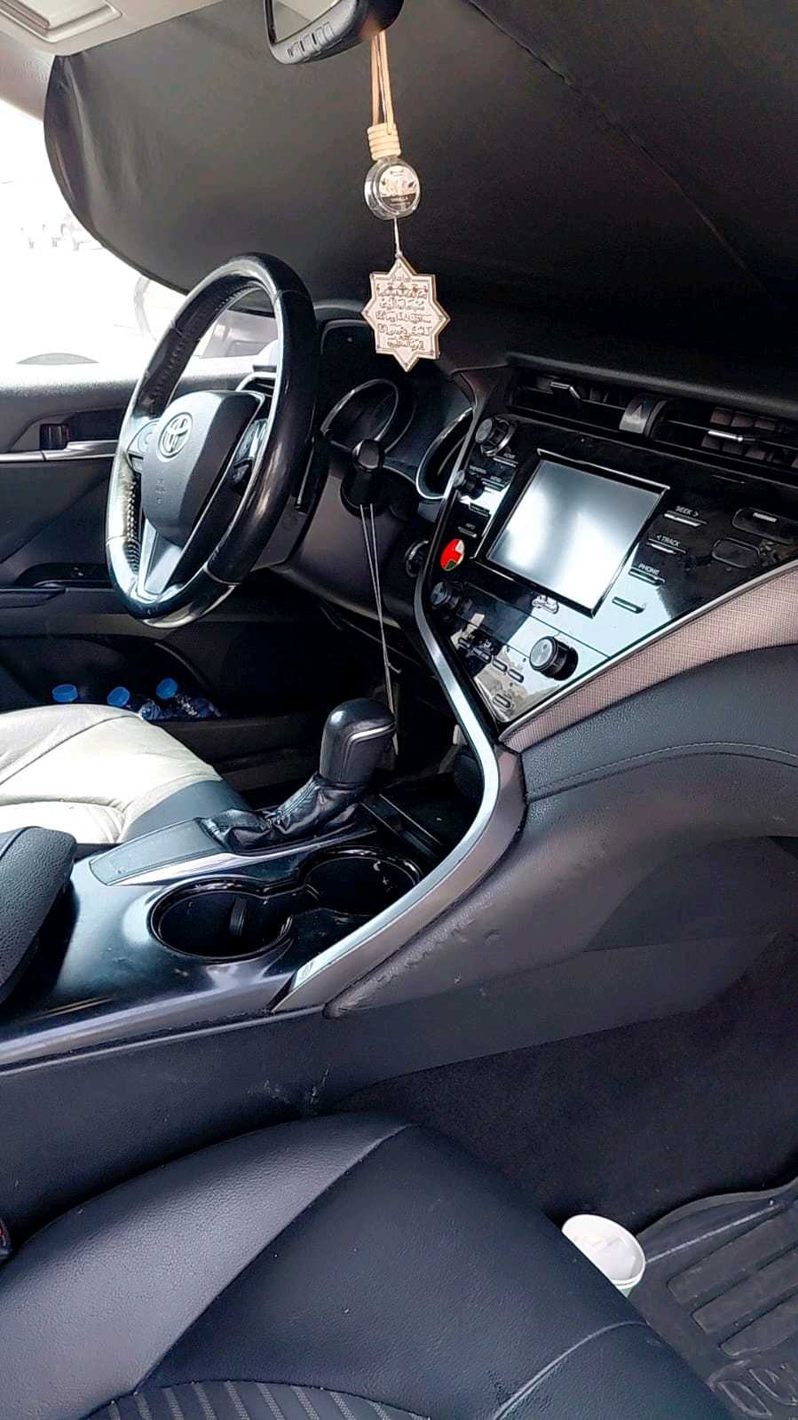 Car Image 2018 TOYOTA CAMRY SE
