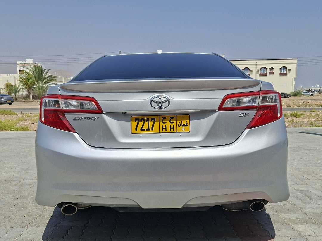 Car Image 2014 TOYOTA CAMRY SE