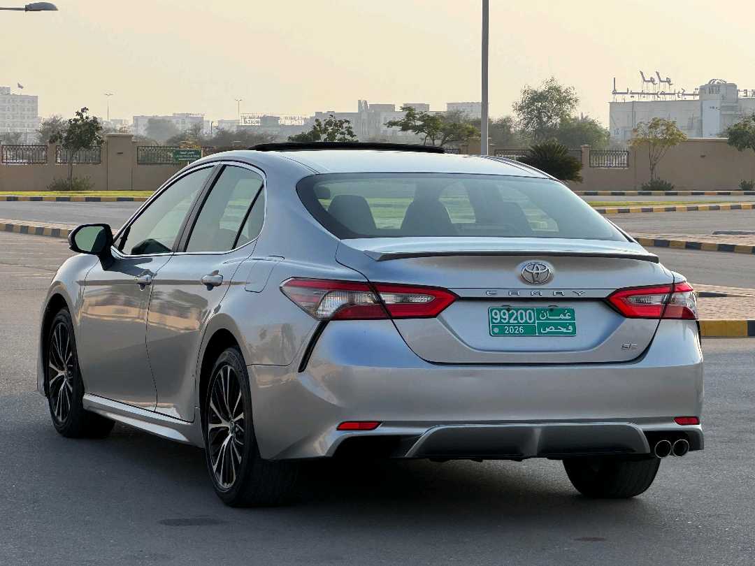 Car Image 2018 TOYOTA CAMRY SE