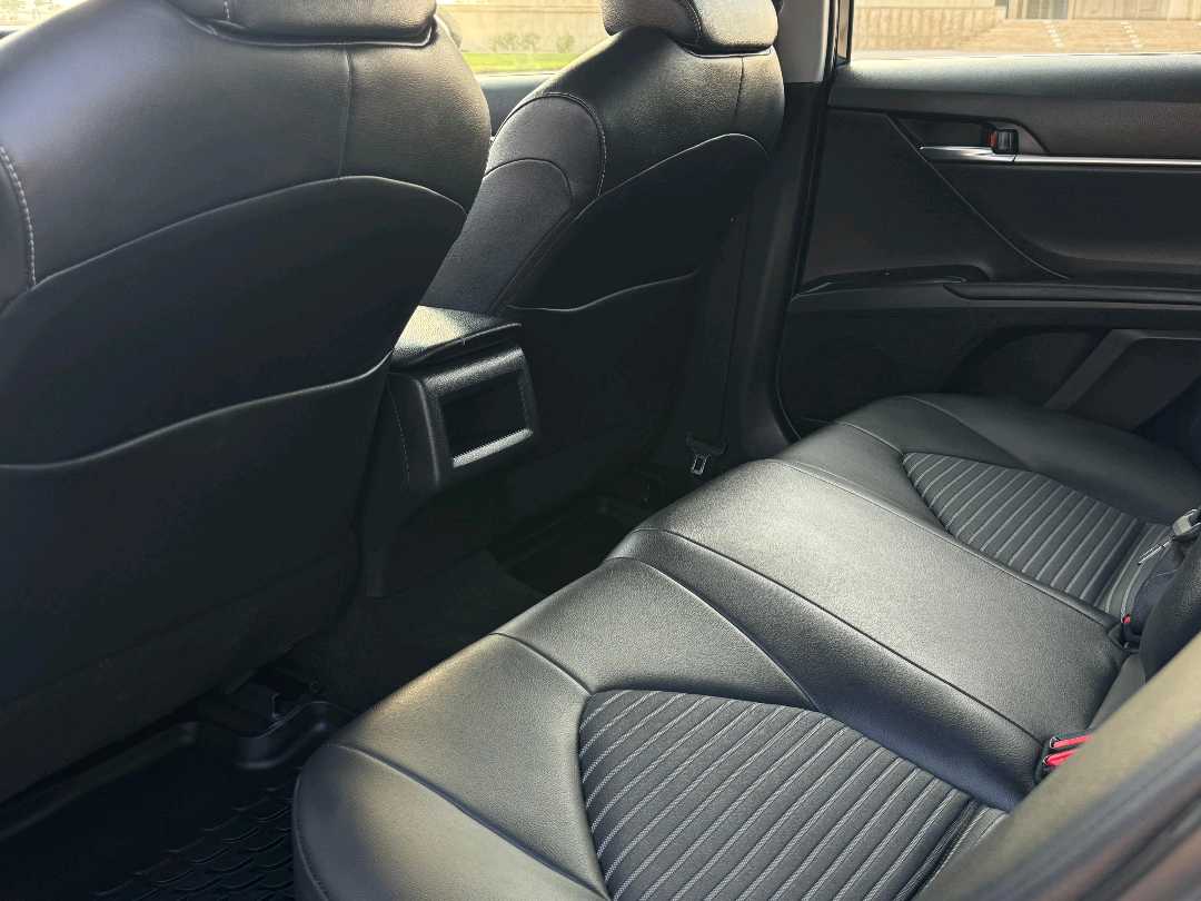 Car Image 2018 TOYOTA CAMRY SE