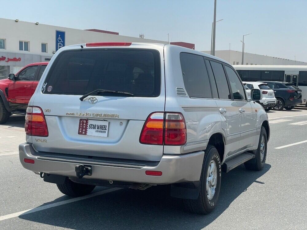 Car Image 1998 TOYOTA LAND CRUISER VX.R