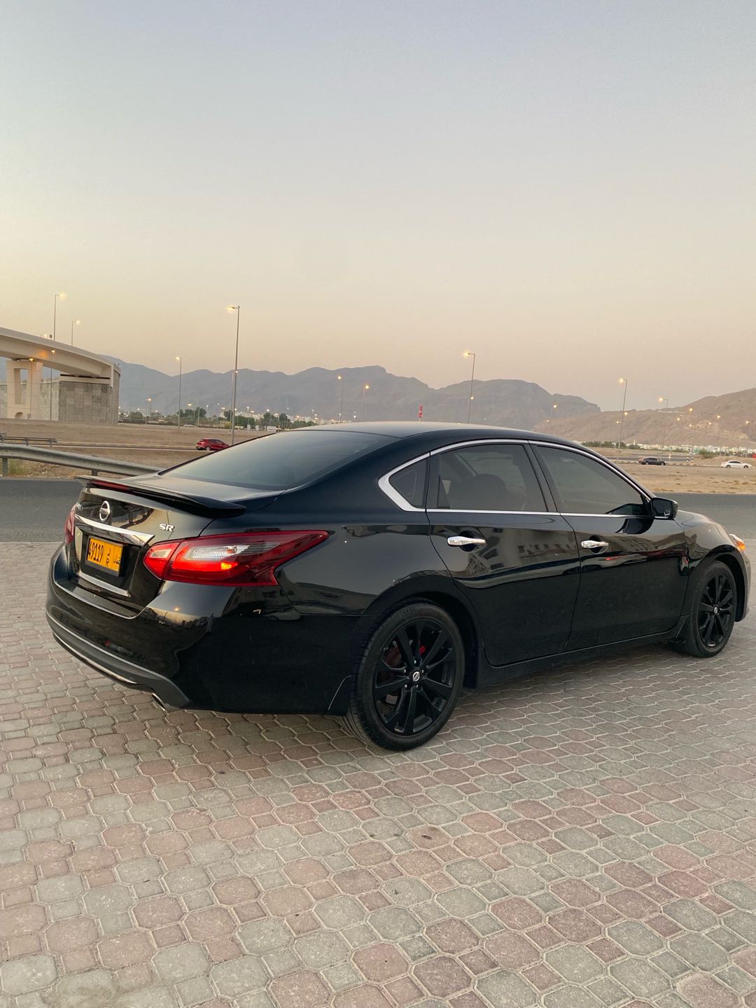 Car Image 2017 NISSAN ALTIMA SR