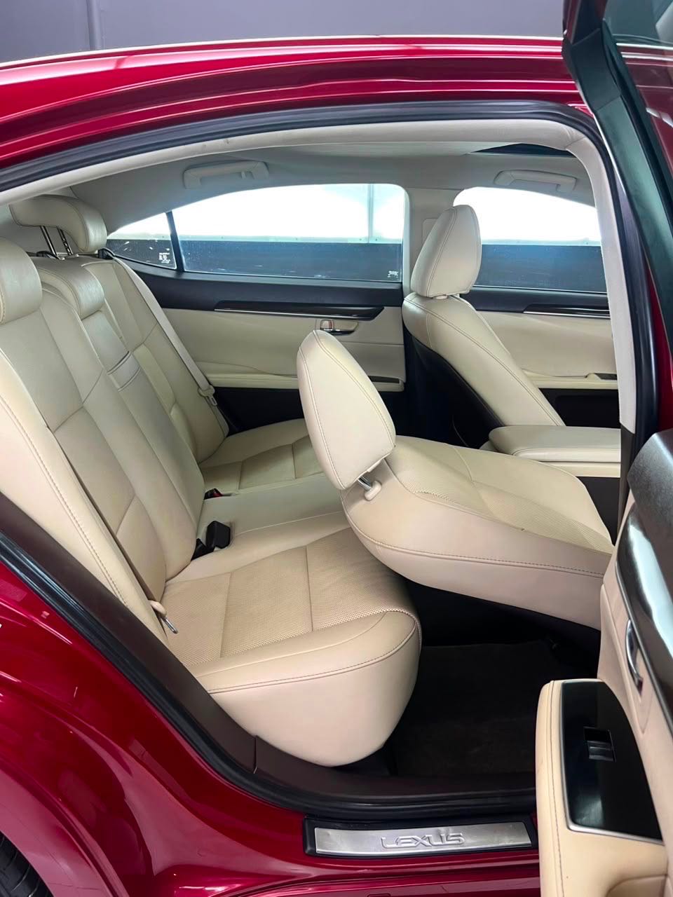 Car Image 2018 LEXUS ES 350