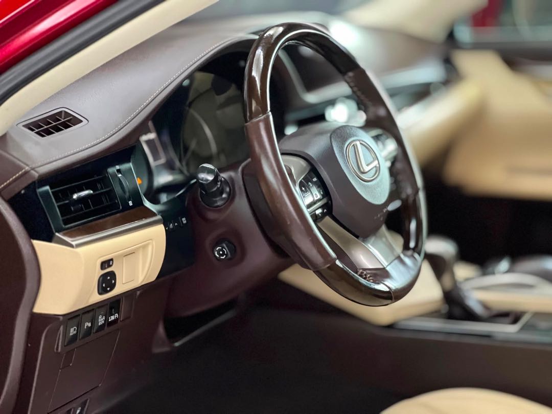 Car Image 2018 LEXUS ES 350